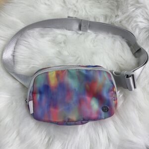 lululemon everywhere women's belt bag limited edition tie dye ombré fanny pack
